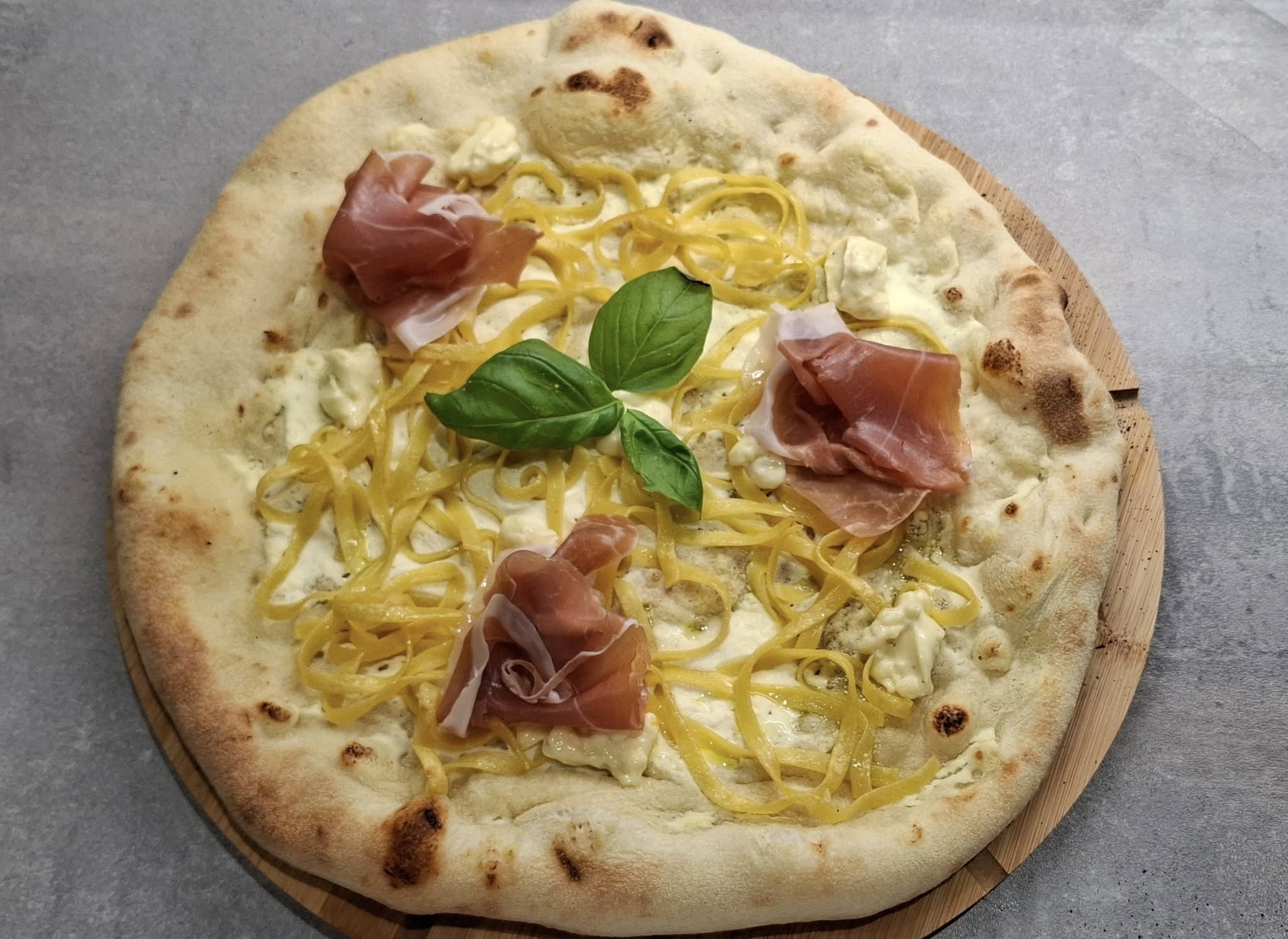 PIZZA AGLIO & OLIO